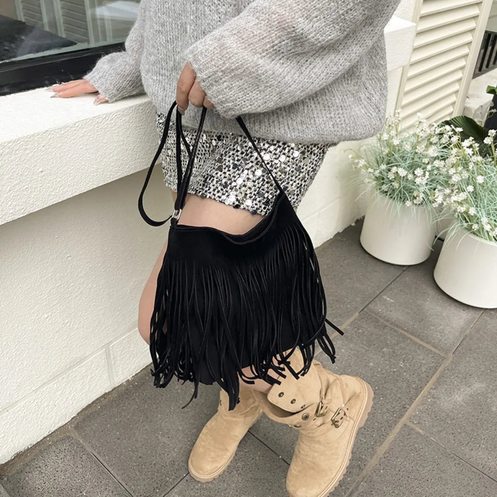 Fashion Suede Fringe Crossbody Bag Large Capacity Solid Color Shoulder Bag Boho Style Adjustable Shoulder Strap Bucket Bag Women