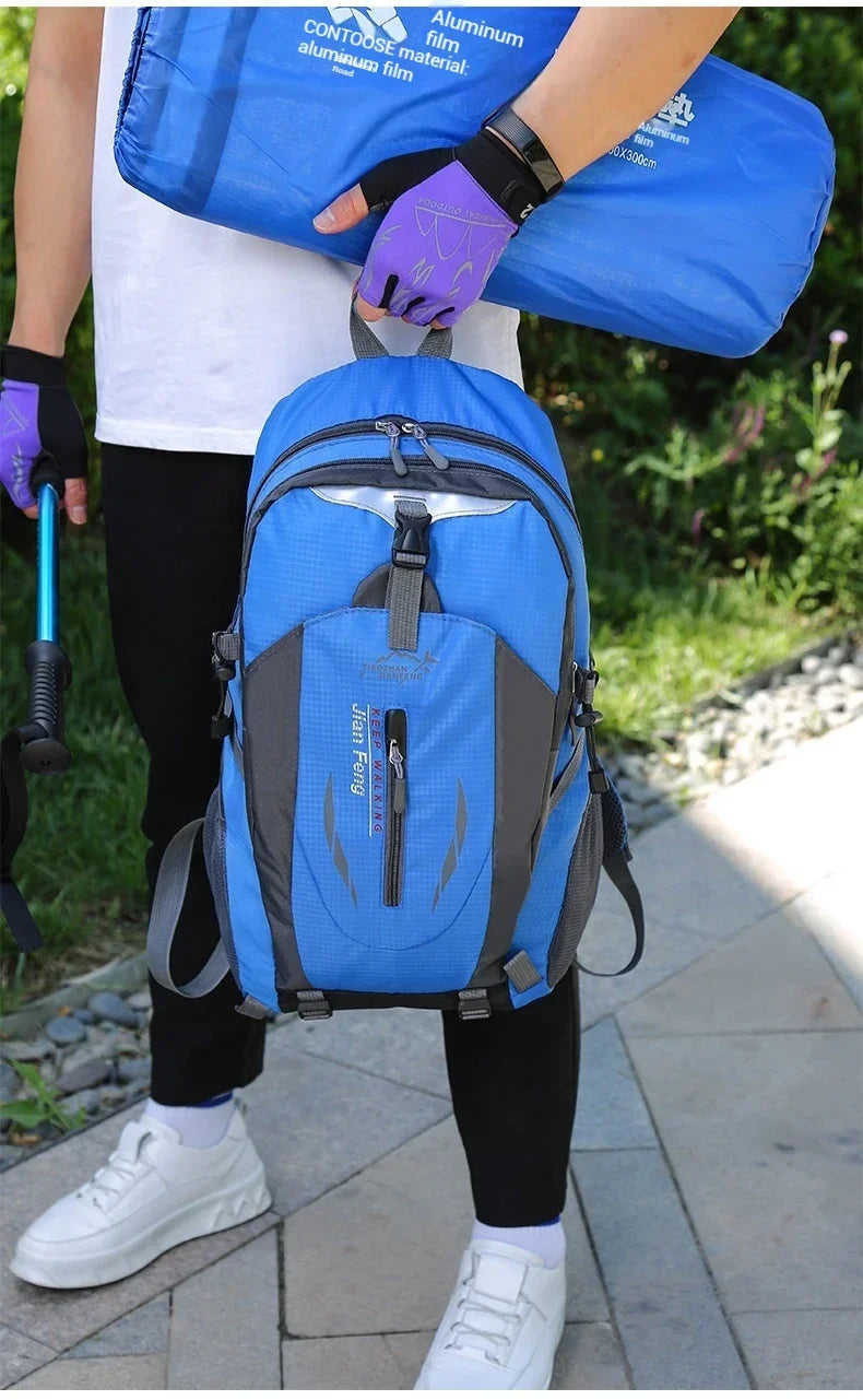 2026 Outdoor Travel Backpack Big Capacity Fashion Travel Backpacks Men Climbing Backpack Classic Sport Travel Backpacks