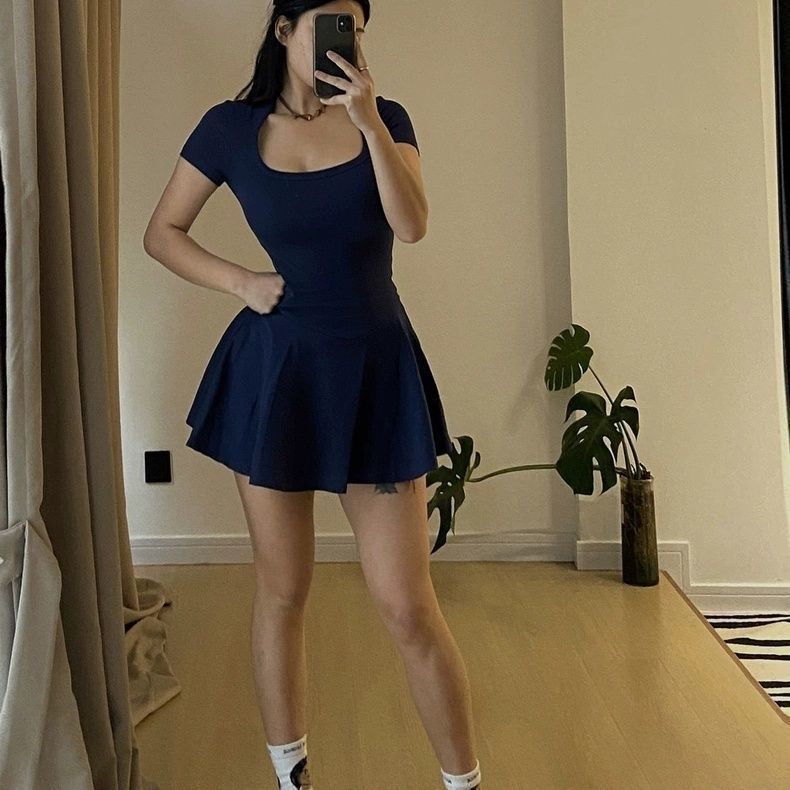 Sweet & Spicy Chic Solid Color Mini Dress Short Sleeve French-Inspired Waist-Defining Petite A-Line Dress for Women Fall Fashion