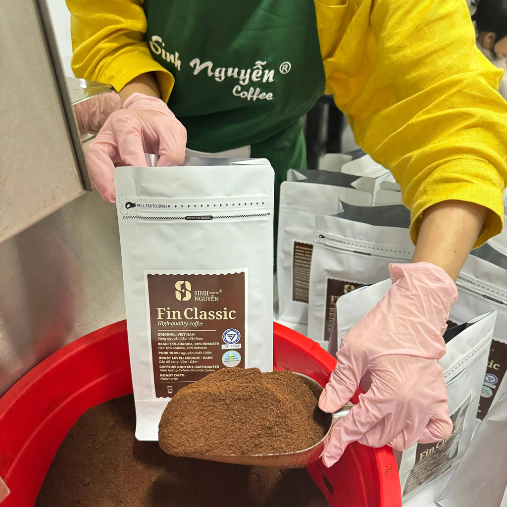 Sinh Nguyen FIN CLASSIC Premium Sweet Medium Roast Whole Bean Coffee Blend Vietnam Robusta Arabica Beans Bulk Wholesale OEM Bag