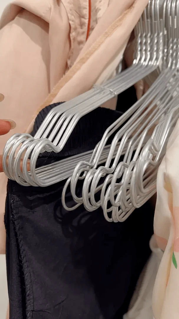 WOOUP Durable Metal Hangers for Eco-Friendly Over Eight-Piece Bathroom Sets Protective for Garments Model MQA29