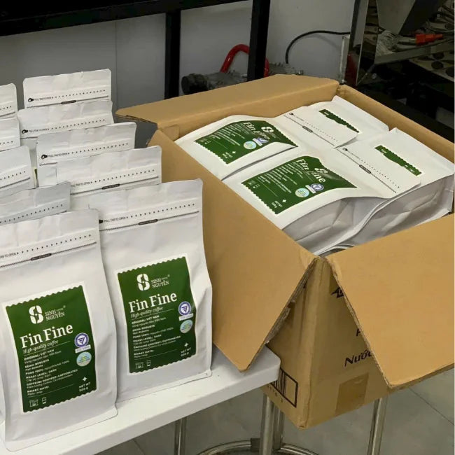 Sinh Nguyen FIN FINE Premium Robusta High Quality Coffee Beans Vietnam Medium Roast Sweet Taste Bulk Wholesale OEM Supply Bag 12