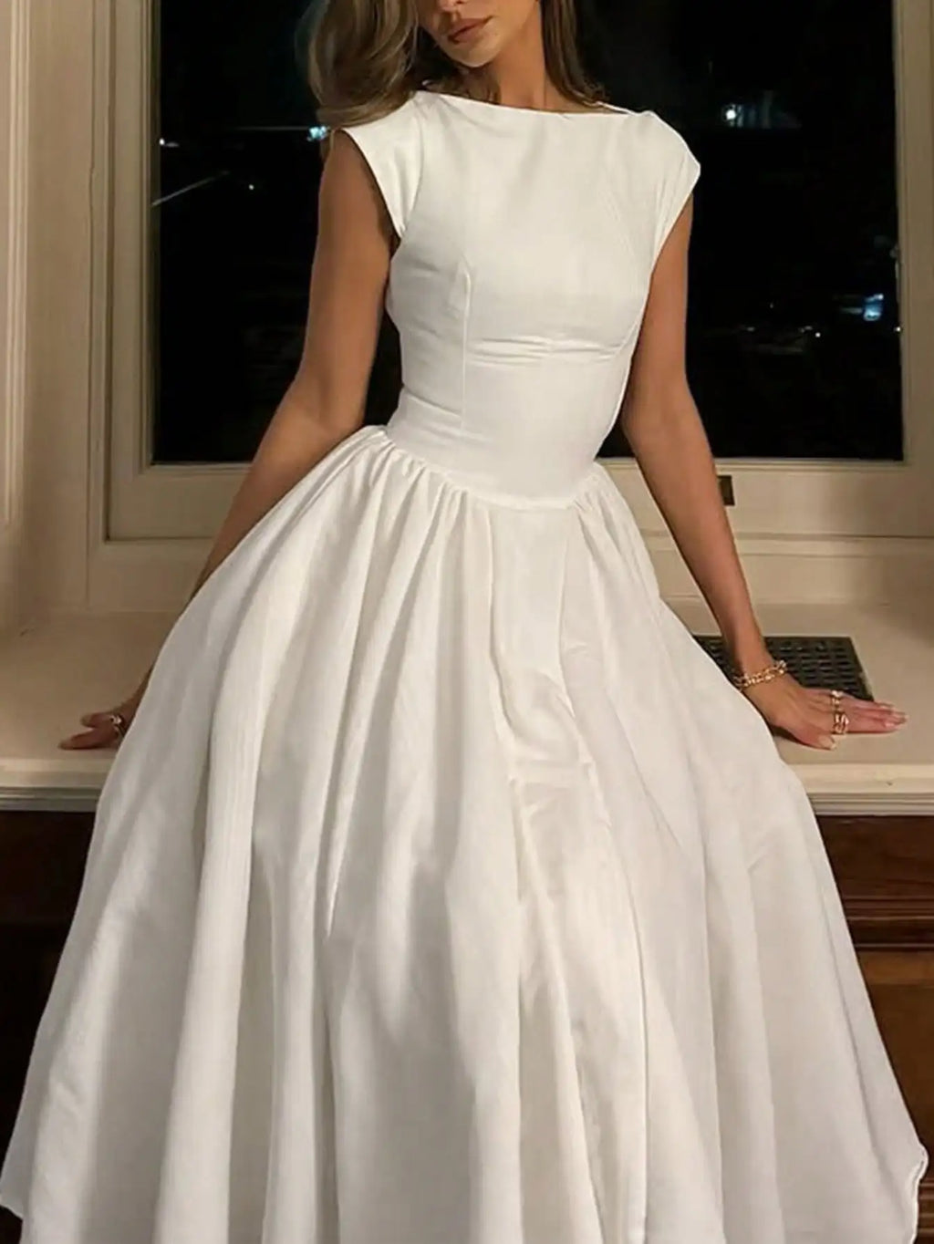 Women’s casual and stylish spring/summer new collection: white, elegant, refined, retro, romantic, long, puffy dress.