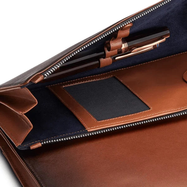 Stylish Durable Genuine Leather Laptop Sleeve Custom Design Classic Snap Closure Laptop Protection Covers