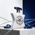 Bond No. 9 New York Governor's Island Eau de Parfum Spray for Unisex – Crisp Woody Aromatic & Resinous Scent, Bergamot, Incense, Vetiver & Amber, Long-Lasting Luxury Fragrance, Perfect Gift, 3.4 fl oz / 100 ml