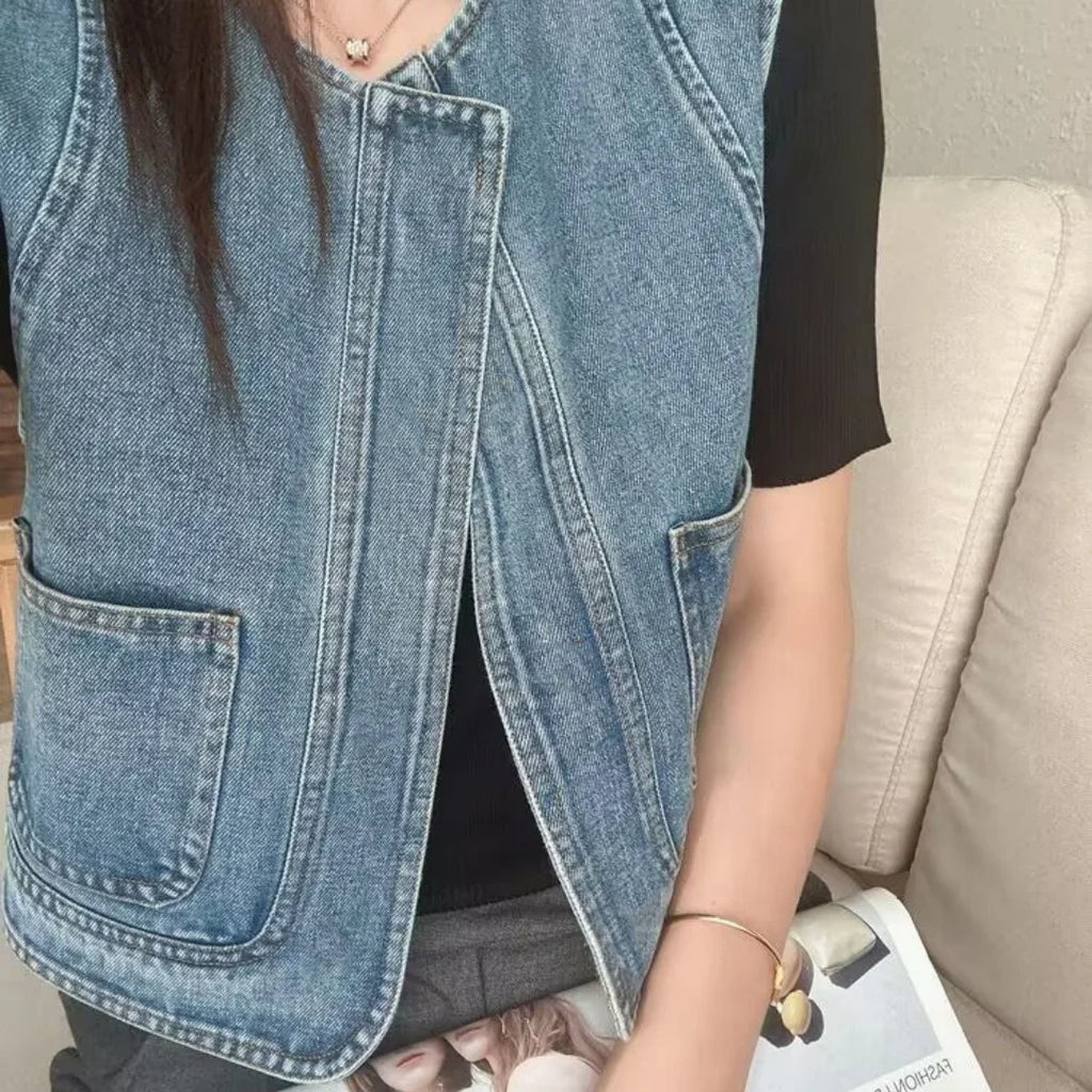 Vintage Denim Vest Women New Round Neck Loose Fit Slimming Waistcoat Fashion Sleeveless Top Casual Versatile Outerwear Jacket