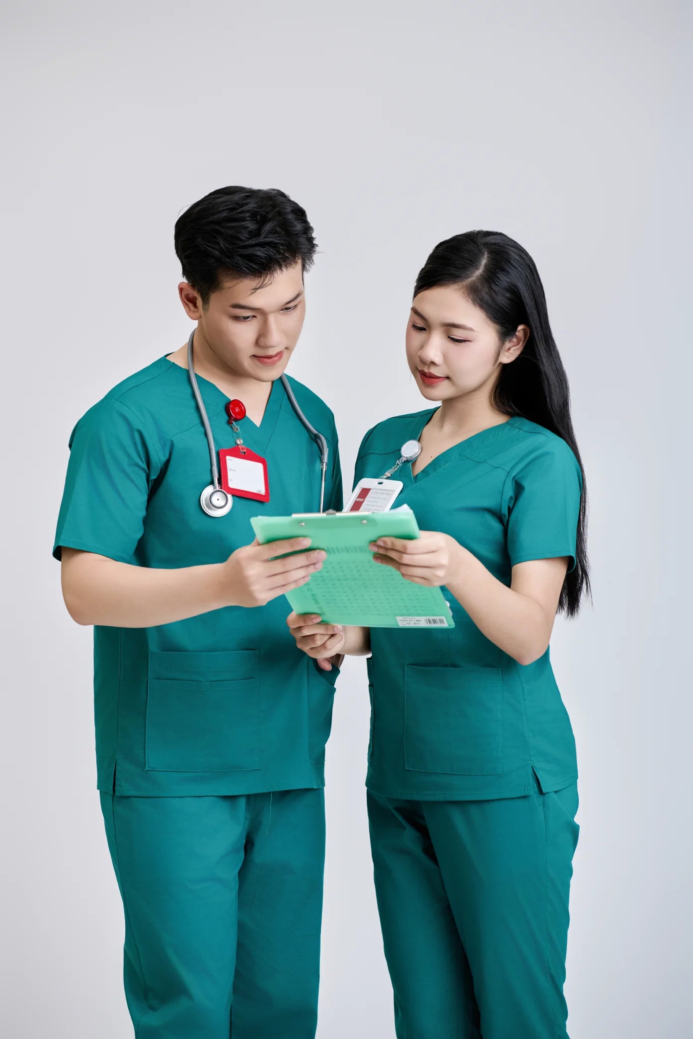 FMF Unisex Medical Scrub Set | 52% Cotton 45% Polyester 3% Spandex WFX-CVC Fabric | Needle Detection | Vietnamese Made |