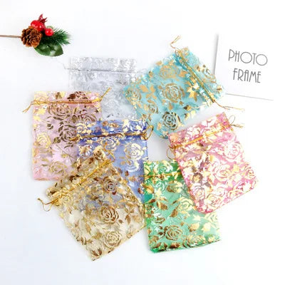 100pcs/lot 7x9 9x12 11x16 13x18cm Printing Roses Love Christmas Organza Bags Drawstring Gift Bag Charm Jewelry Packaging Bags