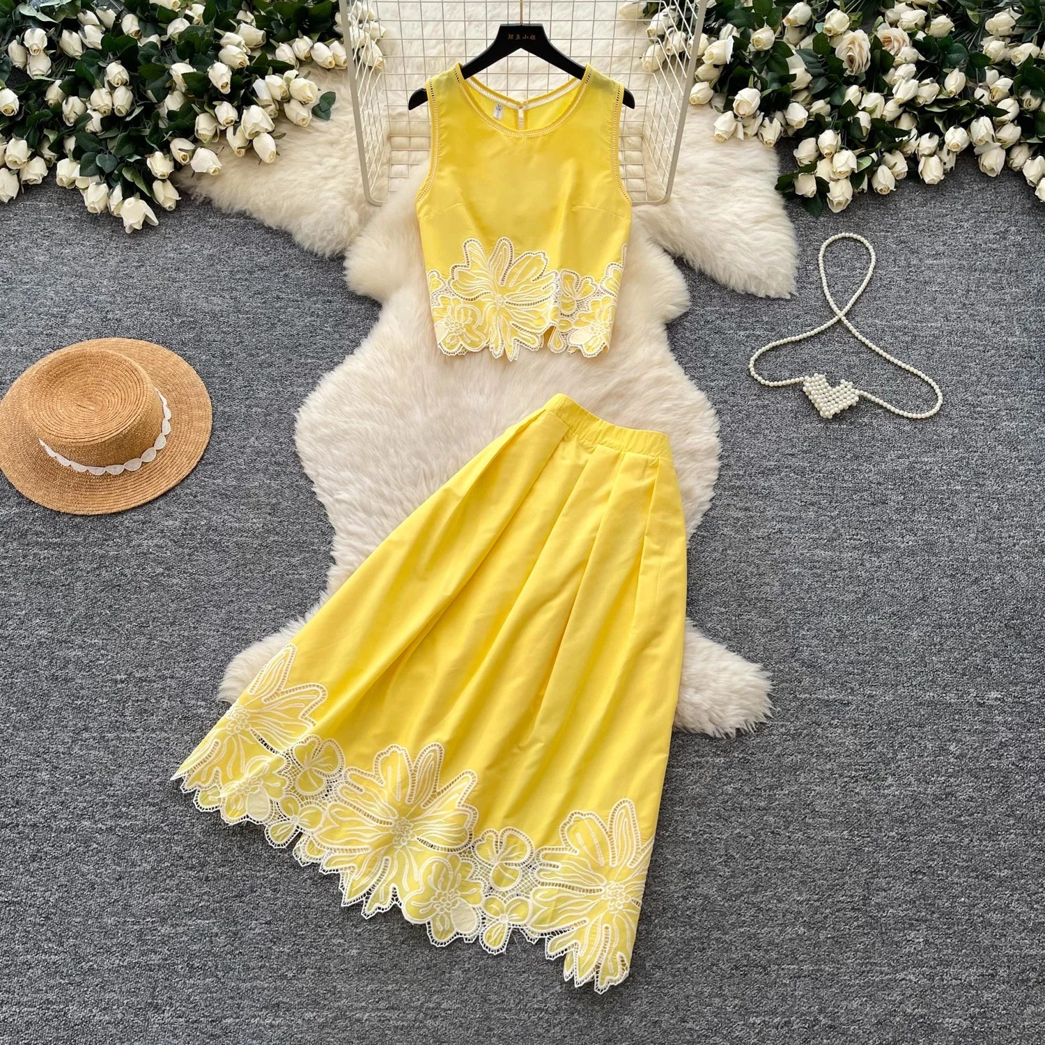 2026 Summer New Fashionable Embroidered Jacquard Vest High Waist Pleated Skirt Women's Set