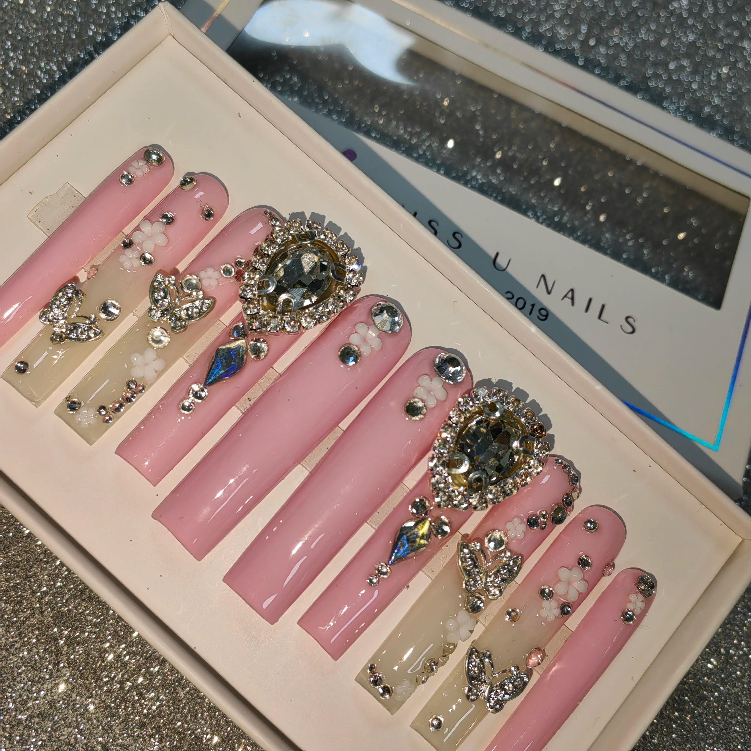 2024 Newest Wholesale Private Label Handmade Press Nails Ins Most Popular Trending Artificial Fingernails Acrylic Full Design
