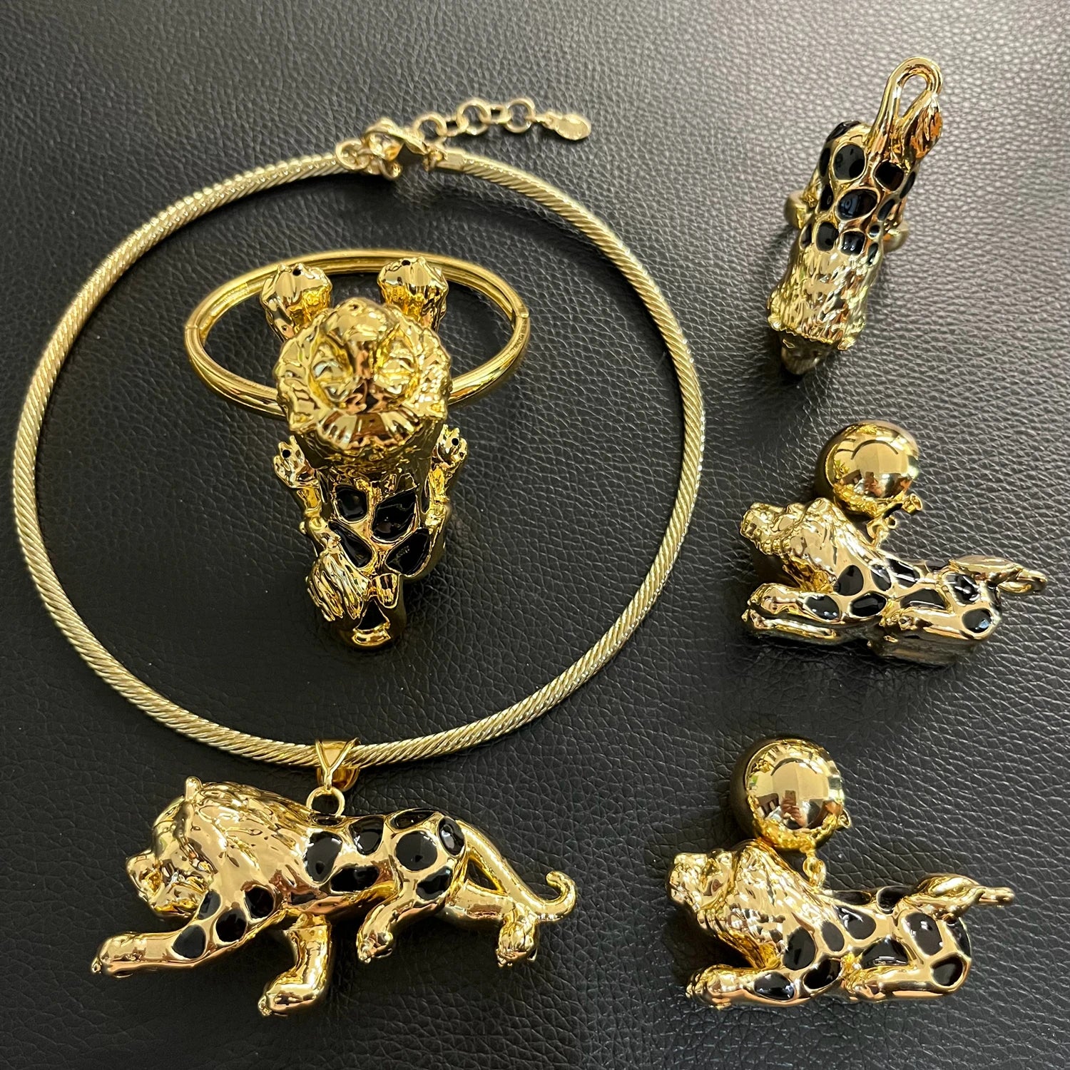 Zhuerrui Fashion Personality Brass Ring Jewelry Set Cheetah Pendant Hip Hop Bracelet Men's and Women's Party JewelryHK003122