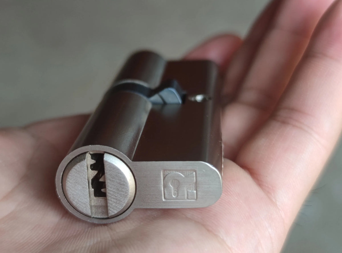 European standard high quality Cylinders， Lock cylinder ，Door cylinder ， Entry door lock Cylinders for locks ， Cylinder door