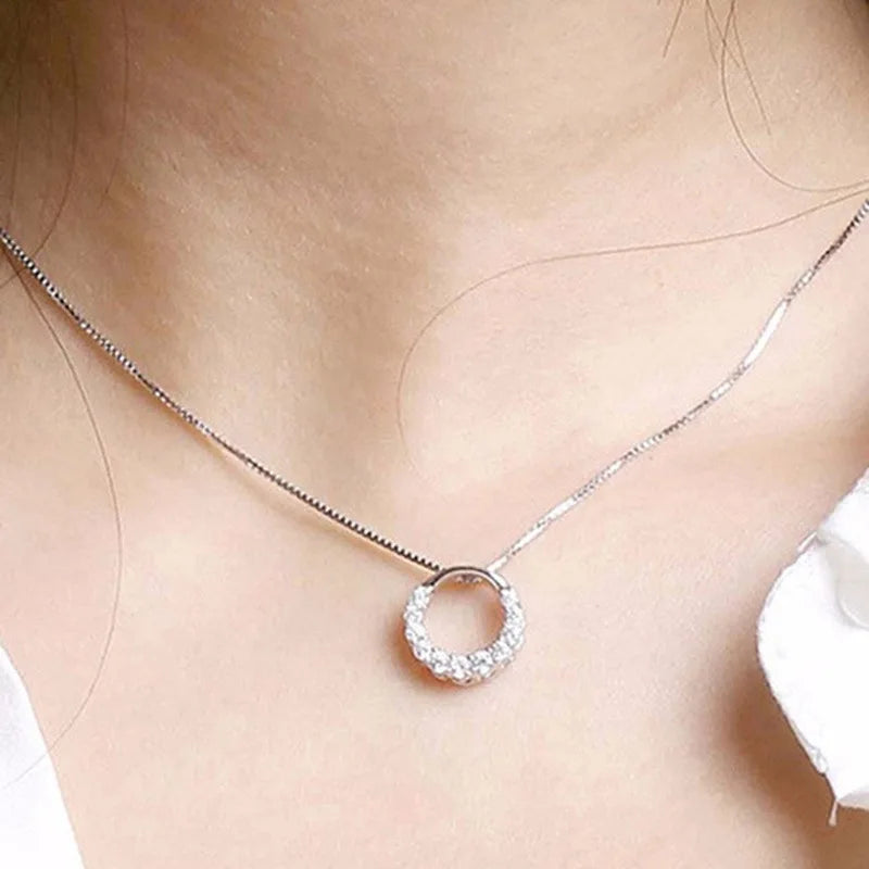 Minimalist Copper Lovers Hollow Circle Pendant Necklace for Women Engagement Short Collarbone Link Chain Fashion Jewelry