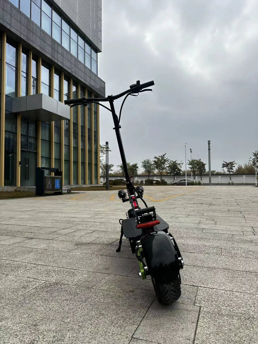 High Power Foldable Portable Electric Scooter Qatar 60V 6000W Dual Motor Fast Speed 80Km Adult E Scooter With Street Legal