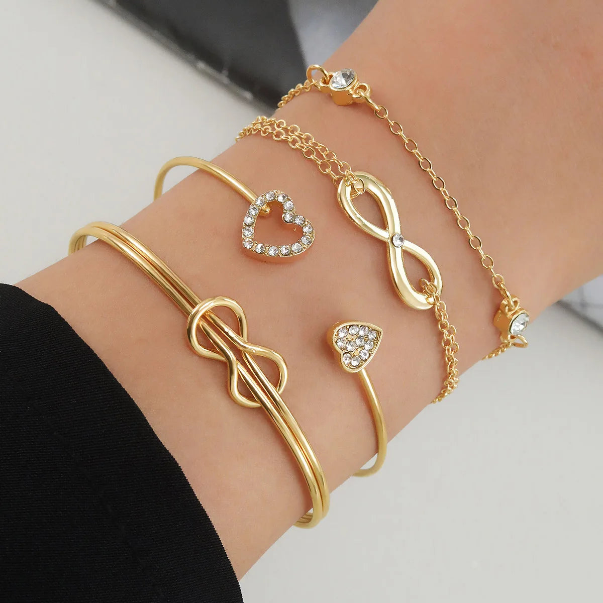 New Cute Cat Geometric Diamond Gold Metal Bracelets for Women Crystal Twisted Gold Color Metal Bangle Fashion Jewelry Gifts