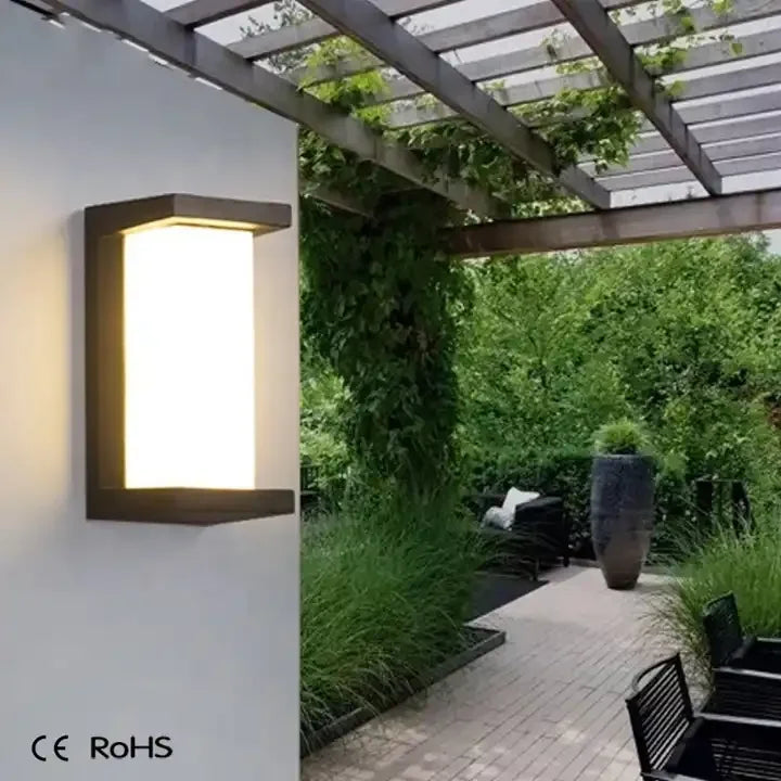 Outdoor IP65 Waterproof CE Certificate Wall Lamp for House Yard Garden Backyard Walkway Decoration
