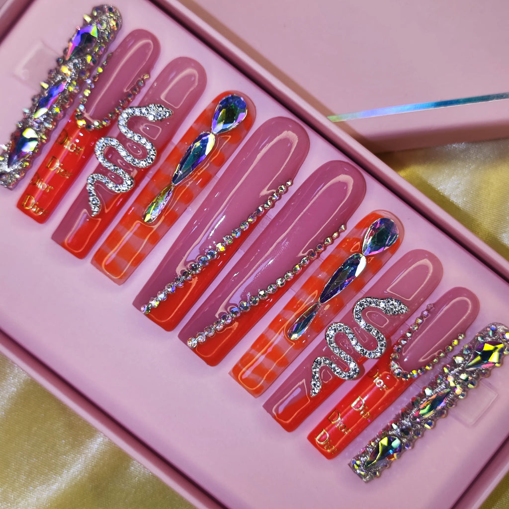 2024 Newest Wholesale Private Label Handmade Press Nails Ins Most Popular Trending Artificial Fingernails Acrylic Full Design