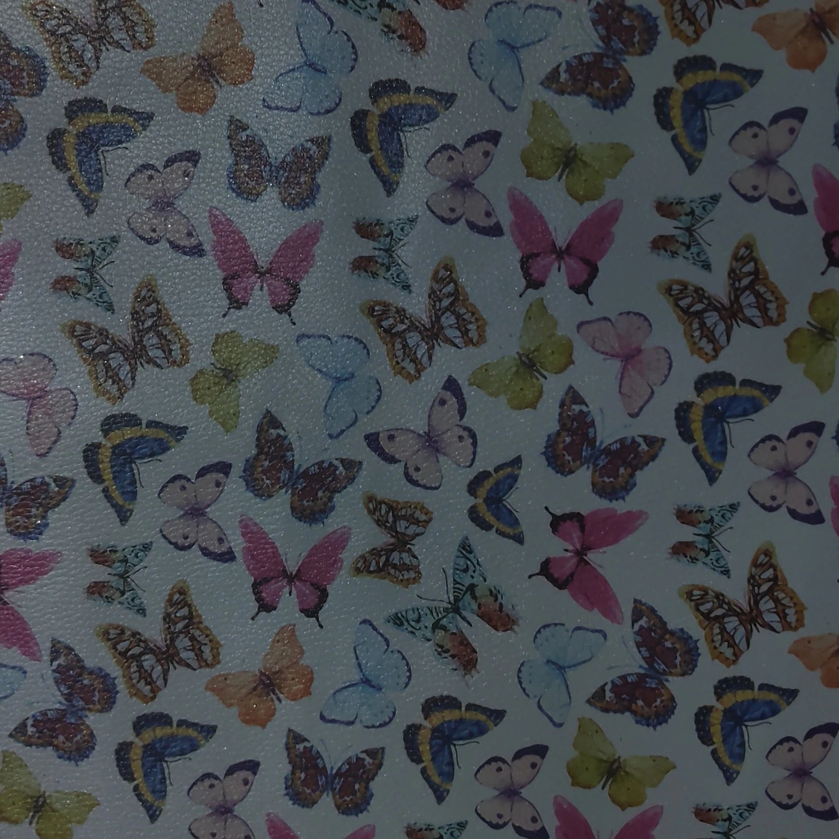 A-1127 PU Synthetic Leather Glitter Effect Butterflies Design Durable Fabric for Fashion Bags Shoes Sofas Outdoor Garment Use