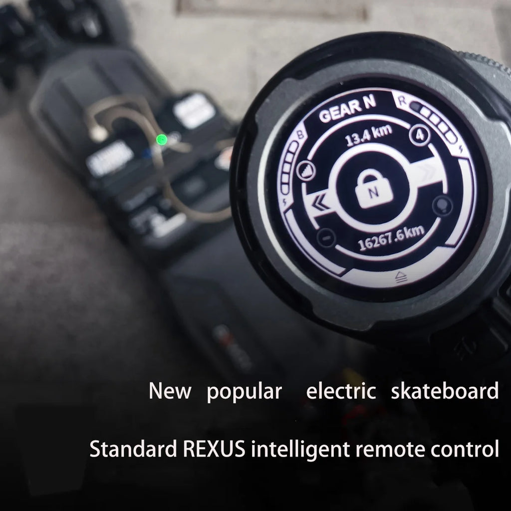 Outdoor Exway Atlas Pro off Road Electric Skateboard with Four-wheel Drive High Speed 7056W Carbon Fiber Long Endurance Adults