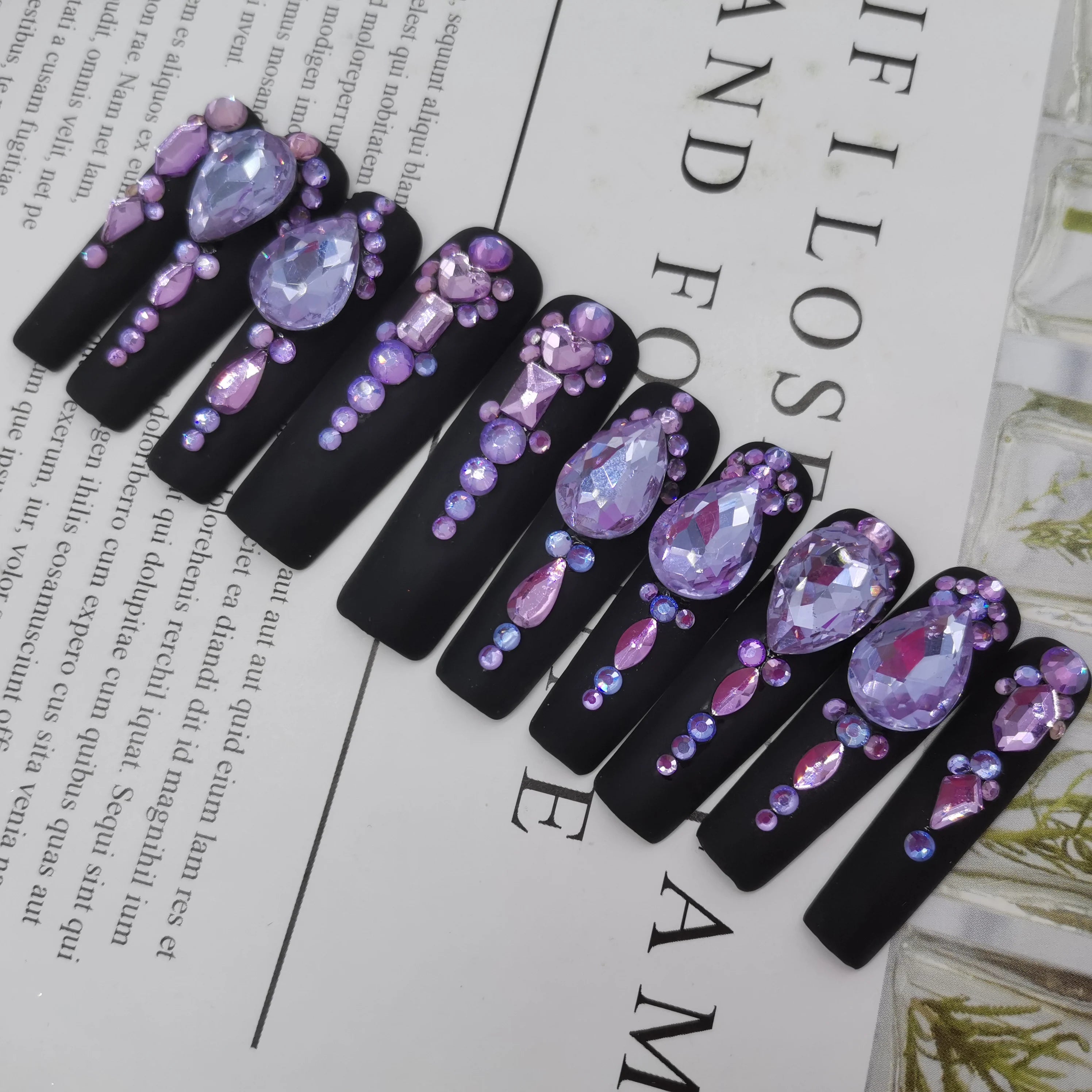 2024 Newest Wholesale Private Label Handmade Press Nails Ins Most Popular Trending Artificial Fingernails Acrylic Full Design