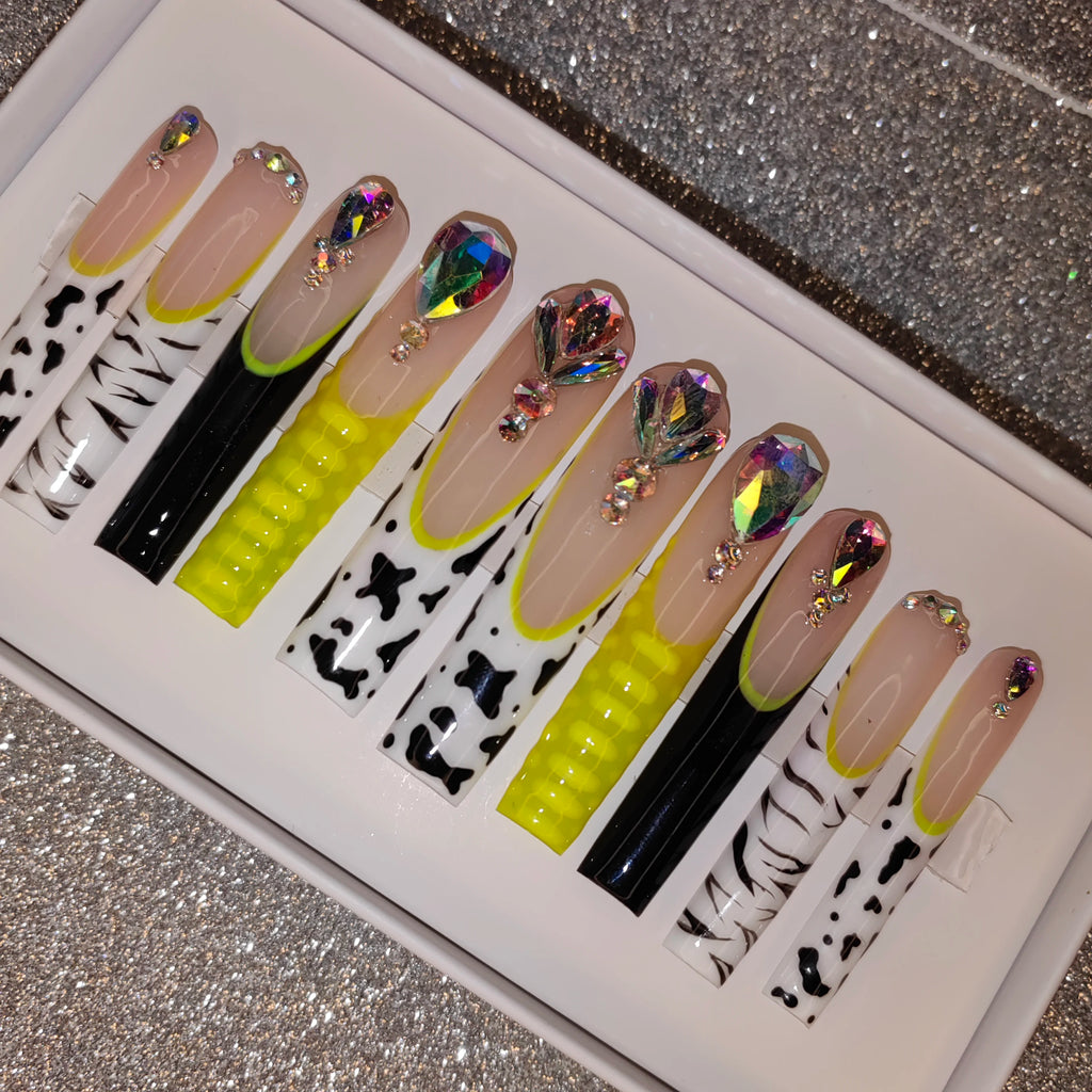 2024 Newest Wholesale Private Label Handmade Press Nails Ins Most Popular Trending Artificial Fingernails Acrylic Full Design