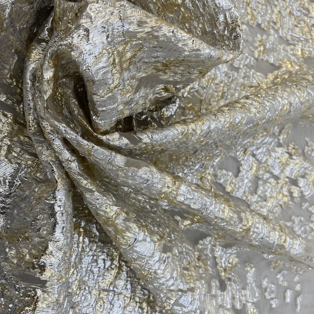 Organza Jacquard Fabric for Women's Dresses New Breathable Embroidery Cloth Decoration Woven Yarn Dyed Pattern for Boys Girls