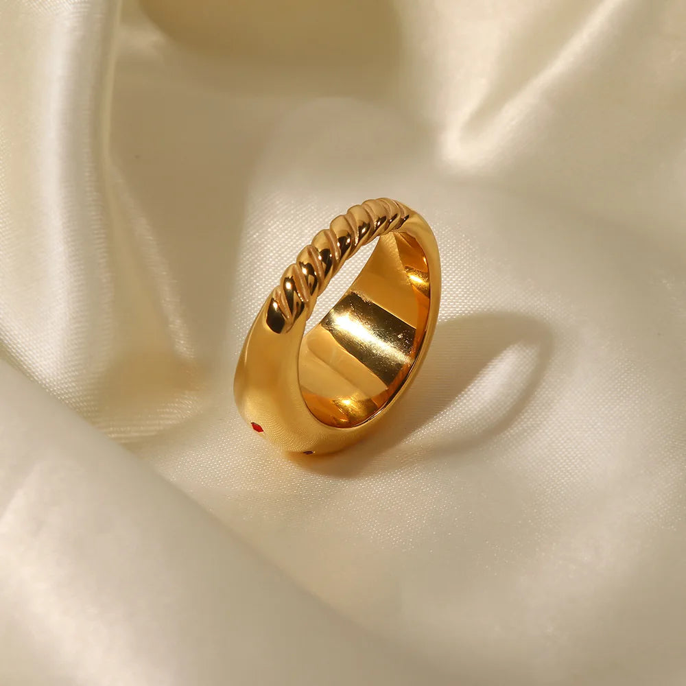 Fashion Waterproof 18K Gold Plated Stainless Steel Jewelry White Cubic Zirconia Star Chunky Rings for Women