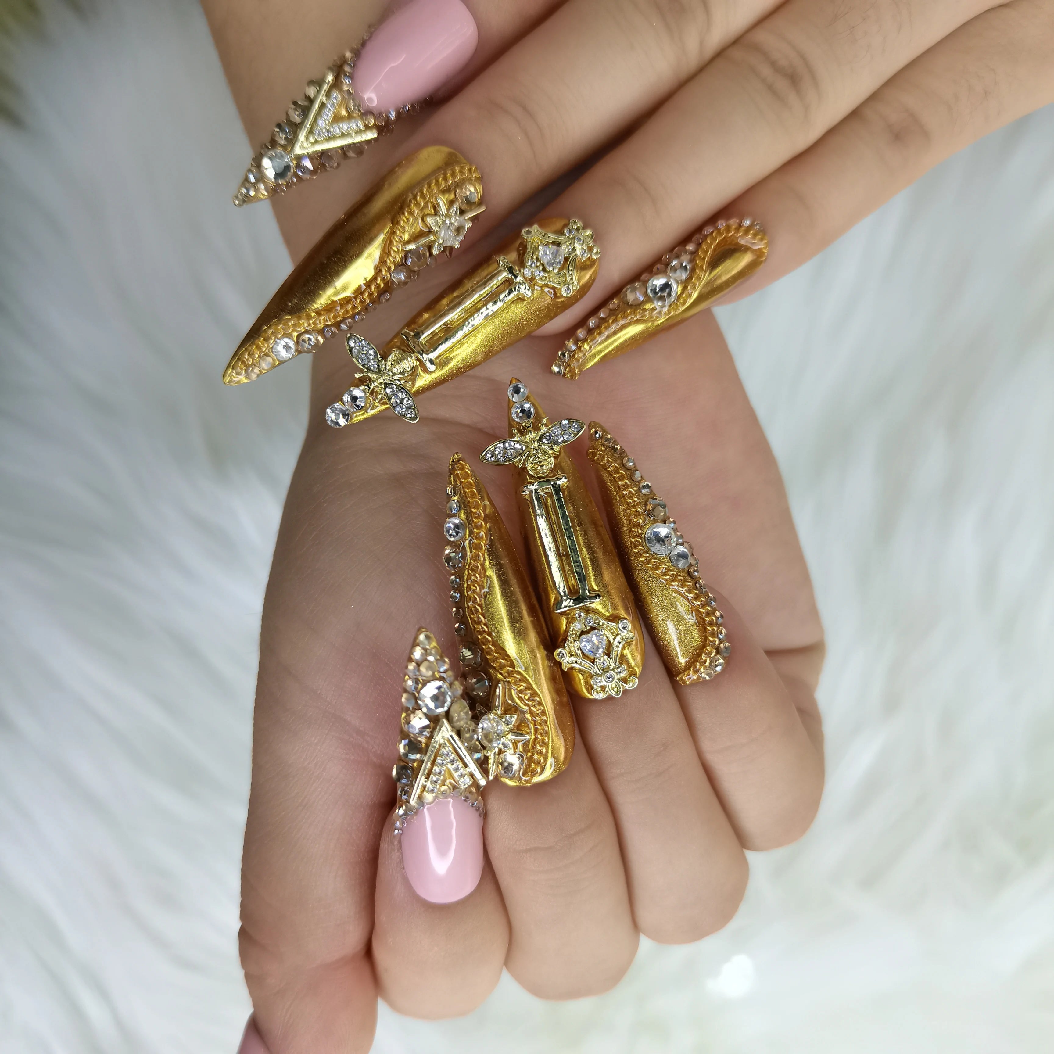 2024 Newest Wholesale Private Label Handmade Press Nails Ins Most Popular Trending Artificial Fingernails Acrylic Full Design