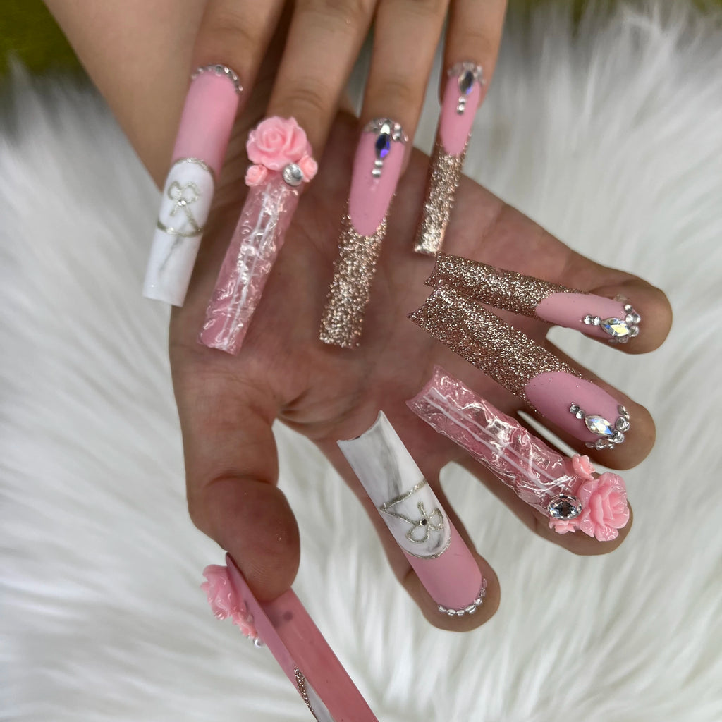 2024 Newest Wholesale Private Label Handmade Press Nails Ins Most Popular Trending Artificial Fingernails Acrylic Full Design