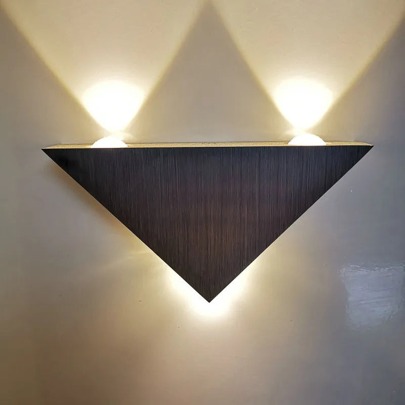 Indoor LED Lighting Aluminium 3W Wall Lamp Brushed Silver Triangle Shape Modern Bedroom Beside Light for Home Decor AC110V 220V