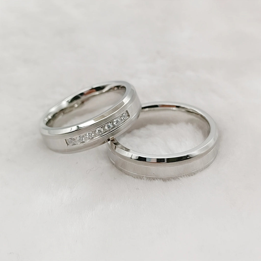 Splendid Designer 2pcs Bridal Wedding Engagement Rings Bridal Sets Silver Stainless Steel Jewelry Statement Ring