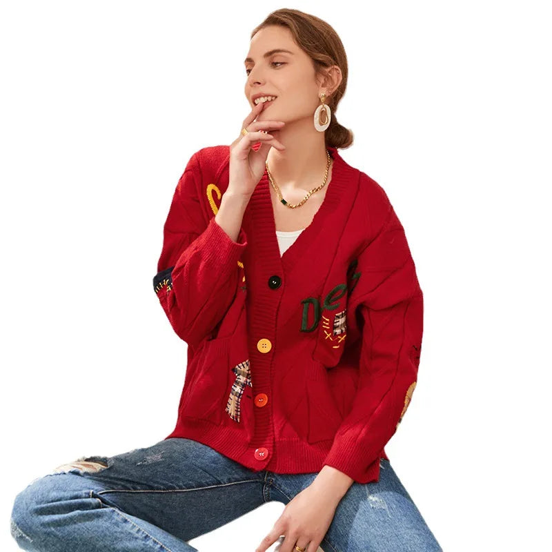 Wholesale Autumn New Arrival Fashion Lady v Neck Custom Fit Letter Heart Shape Embroidery Women Sweater Coat Casual Style Button