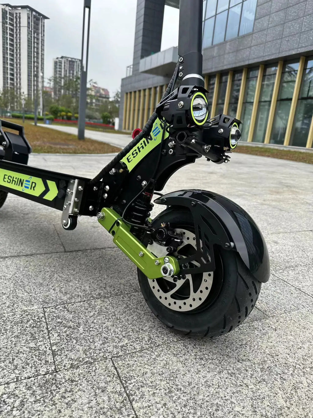 High Power Foldable Portable Electric Scooter Qatar 60V 6000W Dual Motor Fast Speed 80Km Adult E Scooter With Street Legal