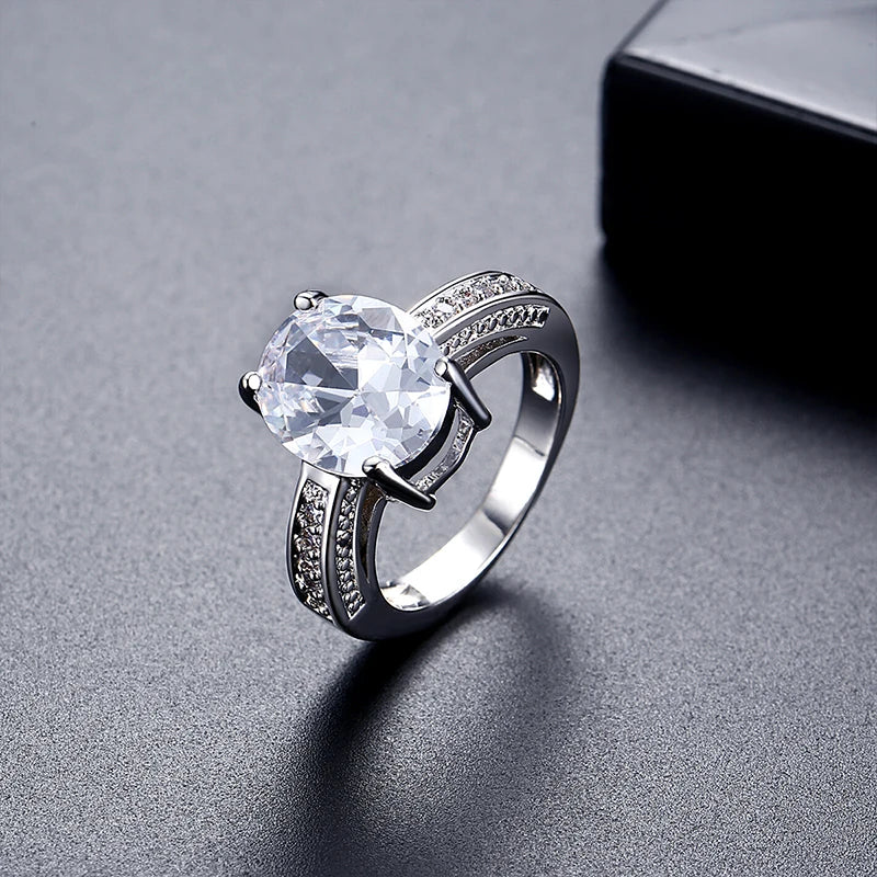 LUOTEEMI Fashion Jewelry Couple Wedding Rings One Oval Cut CZ Zircon Vintage CZ Engagement Rings