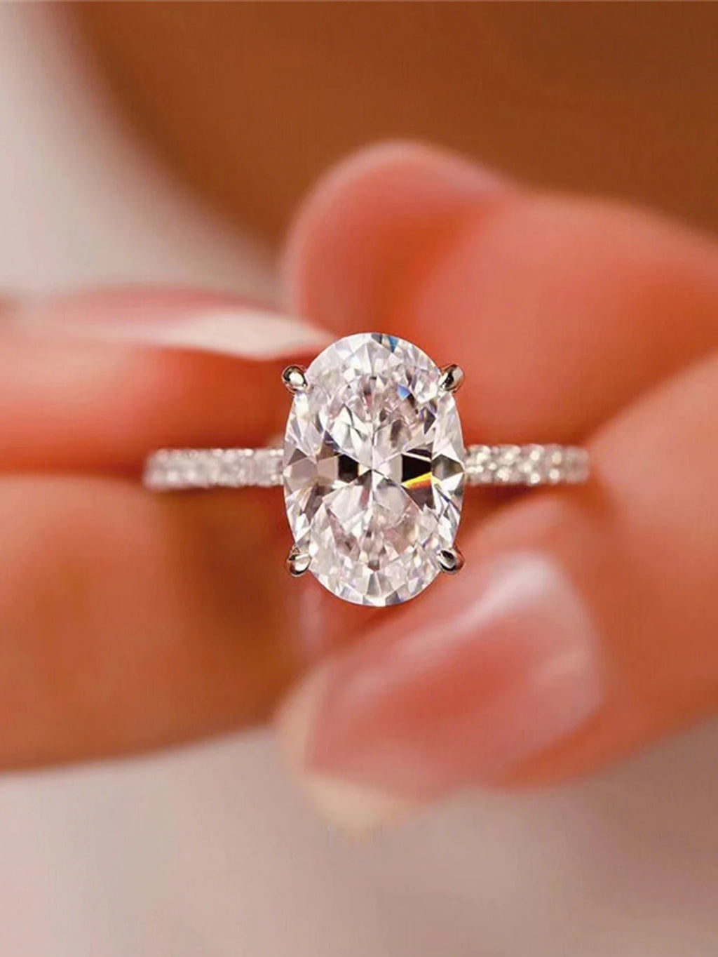 Elegant Luxurious 2-Carat Moissanite Oval Ring in S925 Silver Elegant and Luxurious Product Category Moissanite Rings