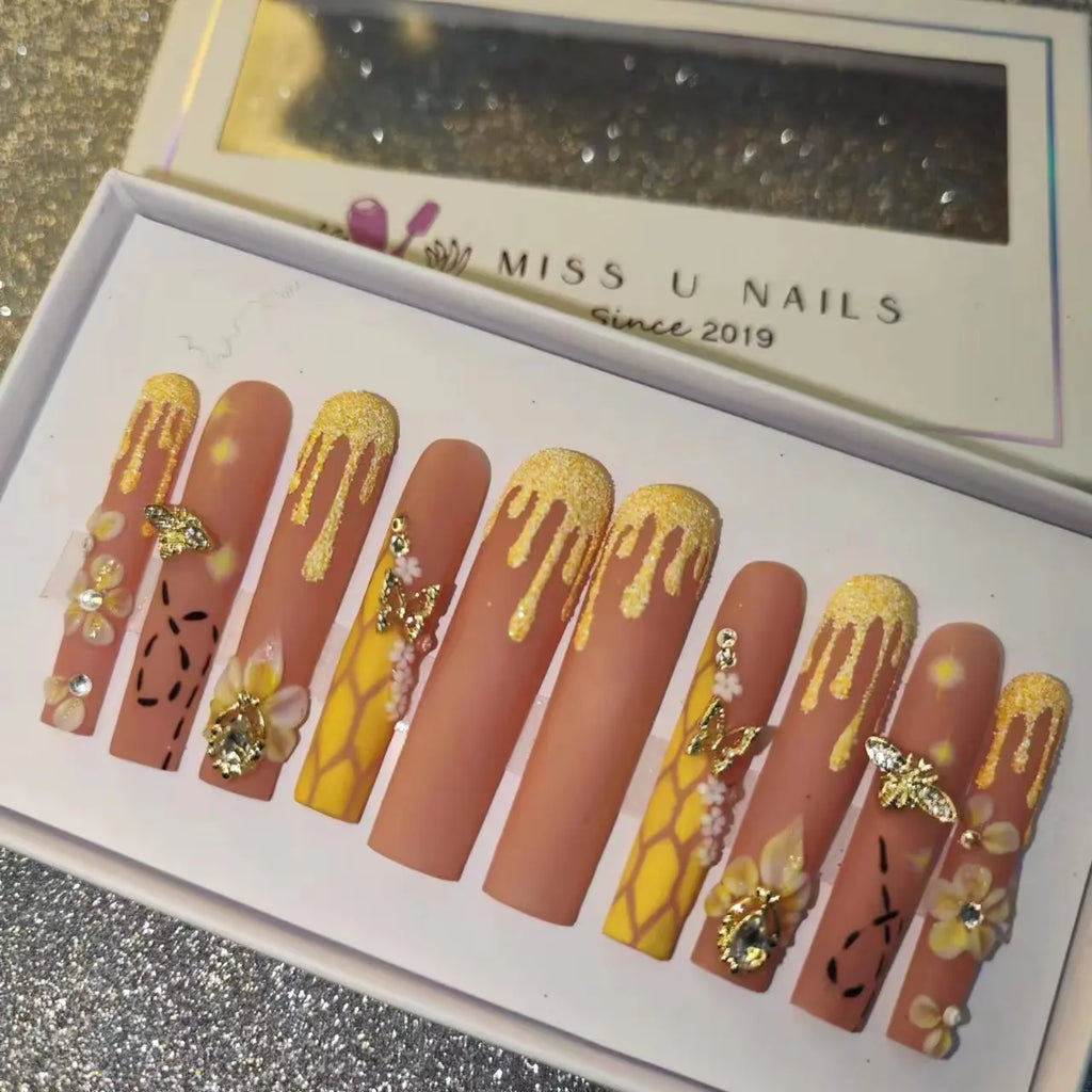 2024 Newest Wholesale Private Label Handmade Press Nails Ins Most Popular Trending Artificial Fingernails Acrylic Full Design
