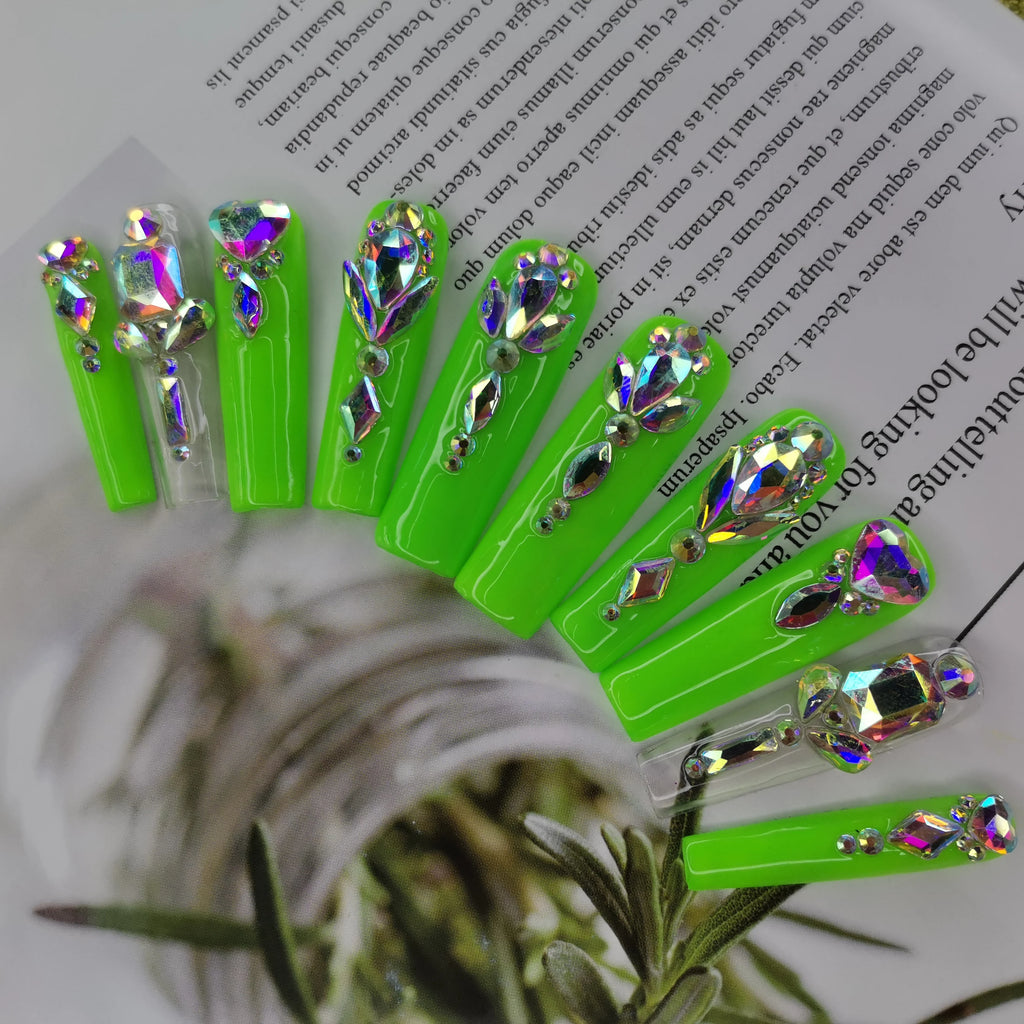 2024 Newest Wholesale Private Label Handmade Press Nails Ins Most Popular Trending Artificial Fingernails Acrylic Full Design