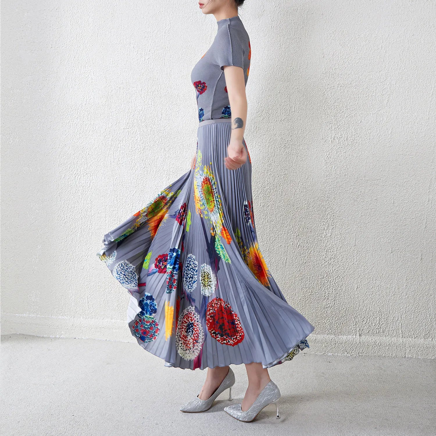 High Quality Miyake Women's Printed Pleated Skirt and Elastic O-Neck Top Loose Ankle-Length Two-Piece Set