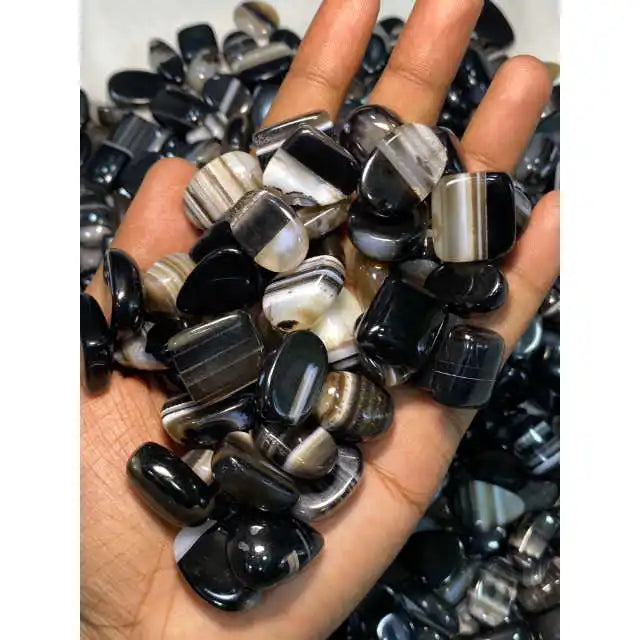 Wholesale Premium Quality Natural Black Banded Agate Cabochon Loose Gemstone Jewelry Light Effect Third Party Certified 20-45mm