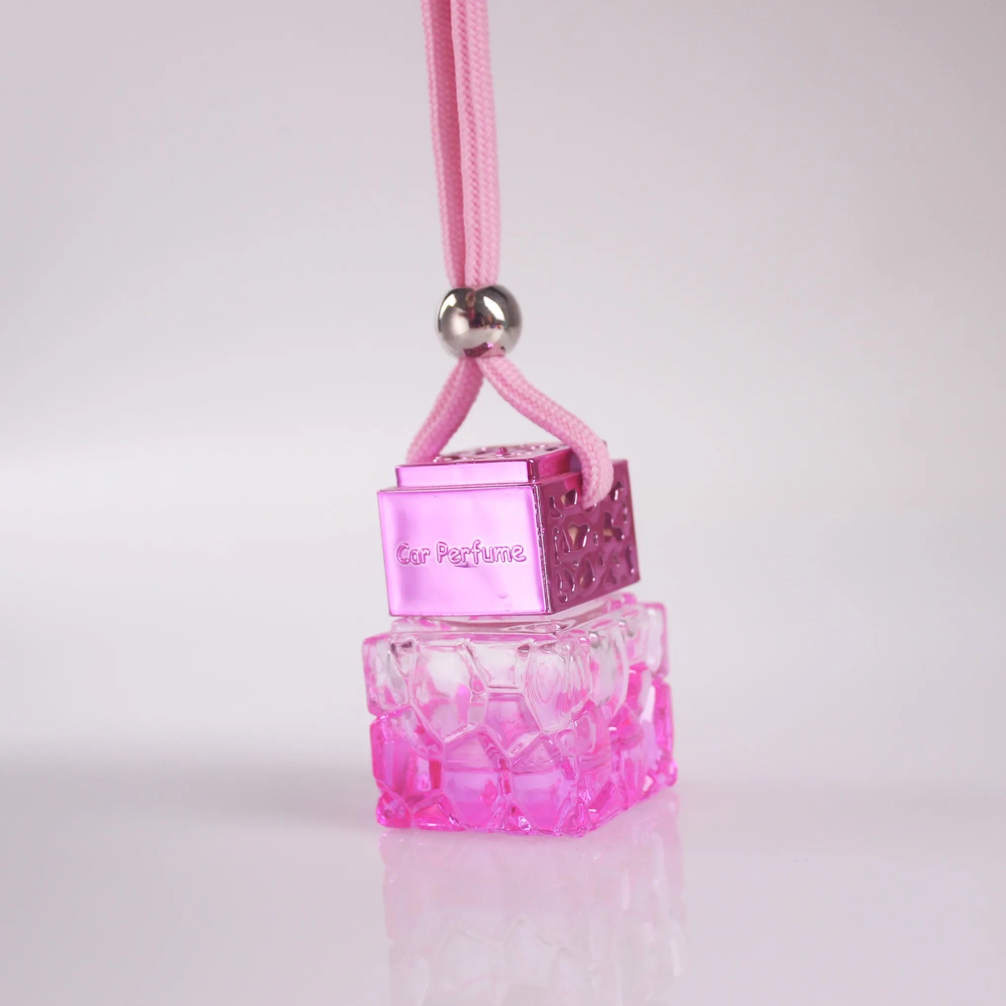Exquisite 8ml Tinted Honeycomb Shape Car Perfume Bottle Gold Pink Blue Glass Aromatherapy Diffusers for Hanging in Cars