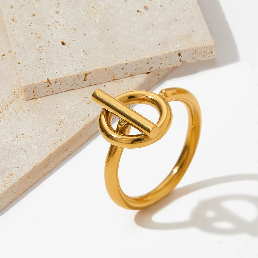 Simple and Fashionable New Product High-End T-Shaped OT Finger Rings 18 K Gold Plated Stainless Steel Rings for Woman Girls Gift