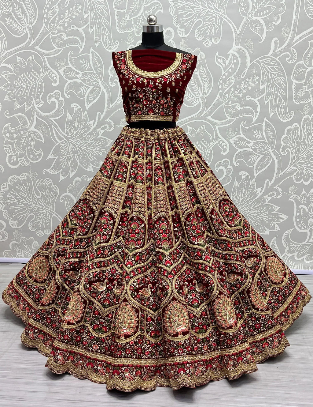 Dori Embroidery Fancy Zari Work Modern Velvet Sequined Beaded Anti-Wrinkle Natural Floor-Length Partywear Lehenga Choli Women