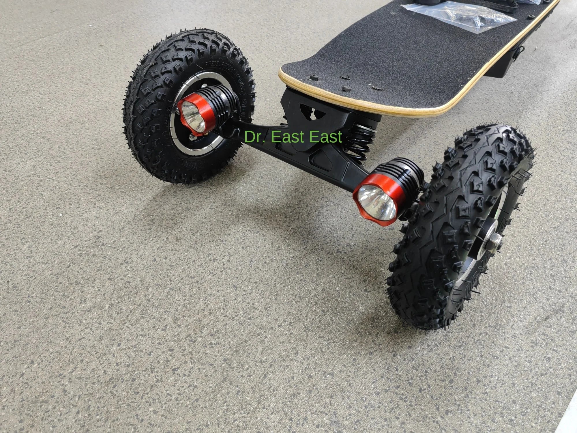 [Dr. East] Mini Dual-Drive Off-Road Mountain SUV Kite Skateboard Remote Control Four-Wheel Electric Skateboard 3000W 1 Year