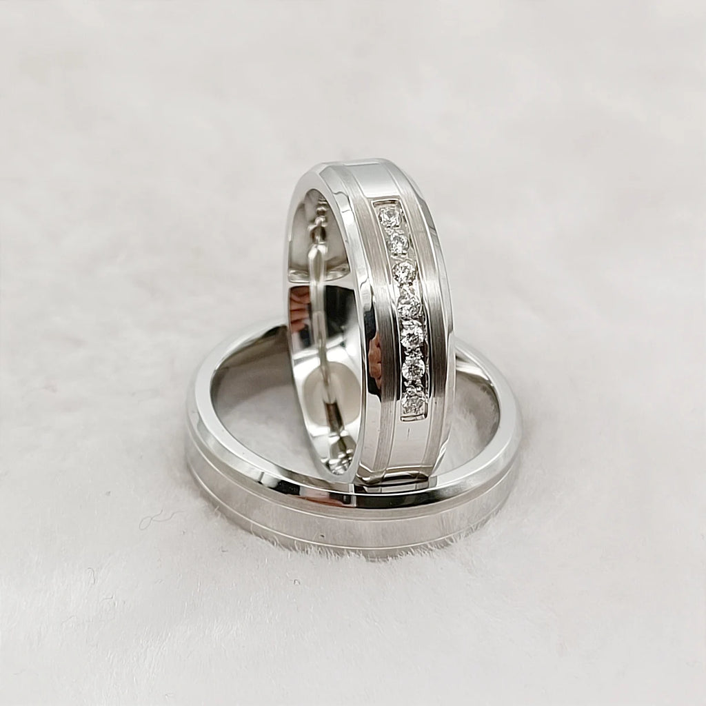 Splendid Designer 2pcs Bridal Wedding Engagement Rings Bridal Sets Silver Stainless Steel Jewelry Statement Ring