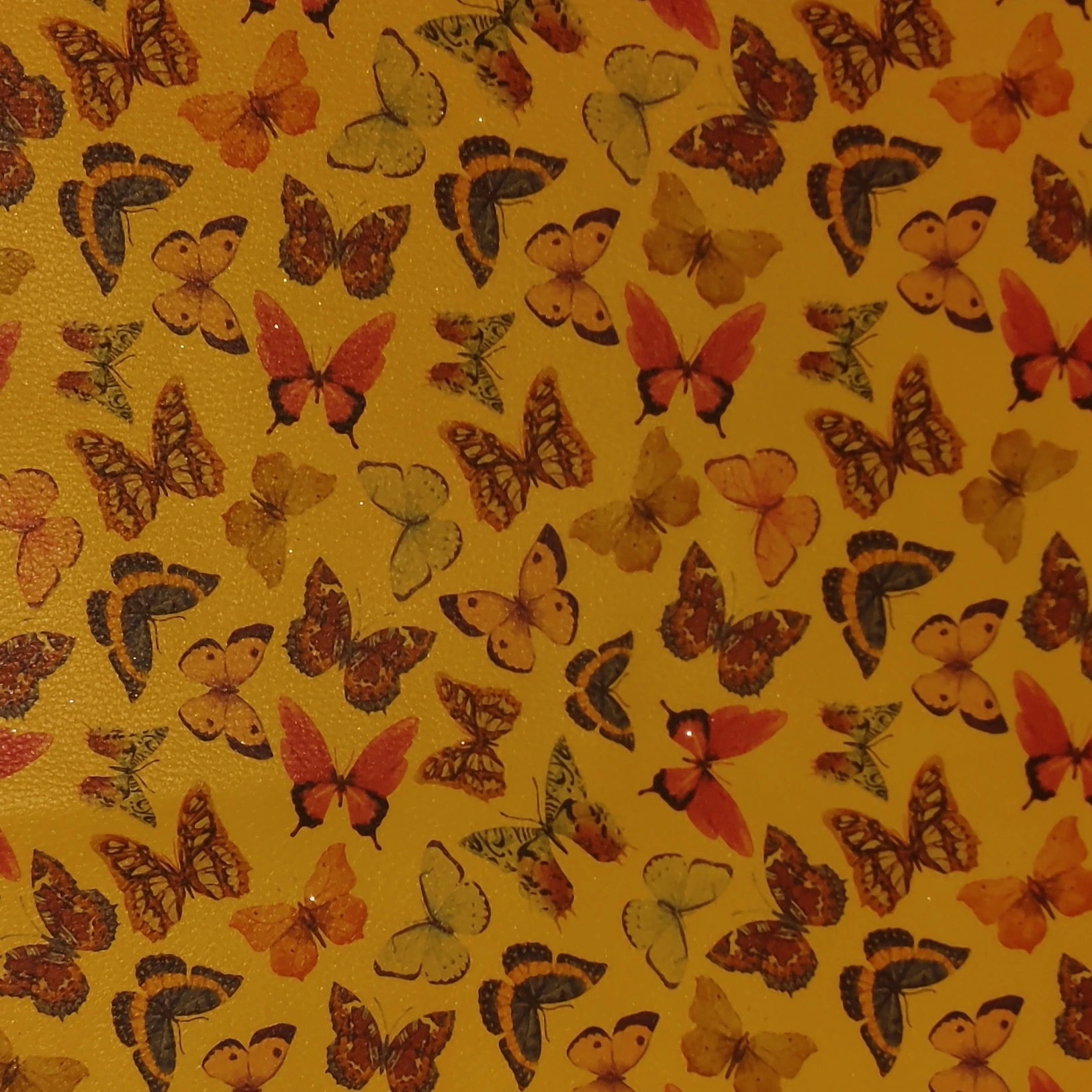 A-1127 PU Synthetic Leather Glitter Effect Butterflies Design Durable Fabric for Fashion Bags Shoes Sofas Outdoor Garment Use