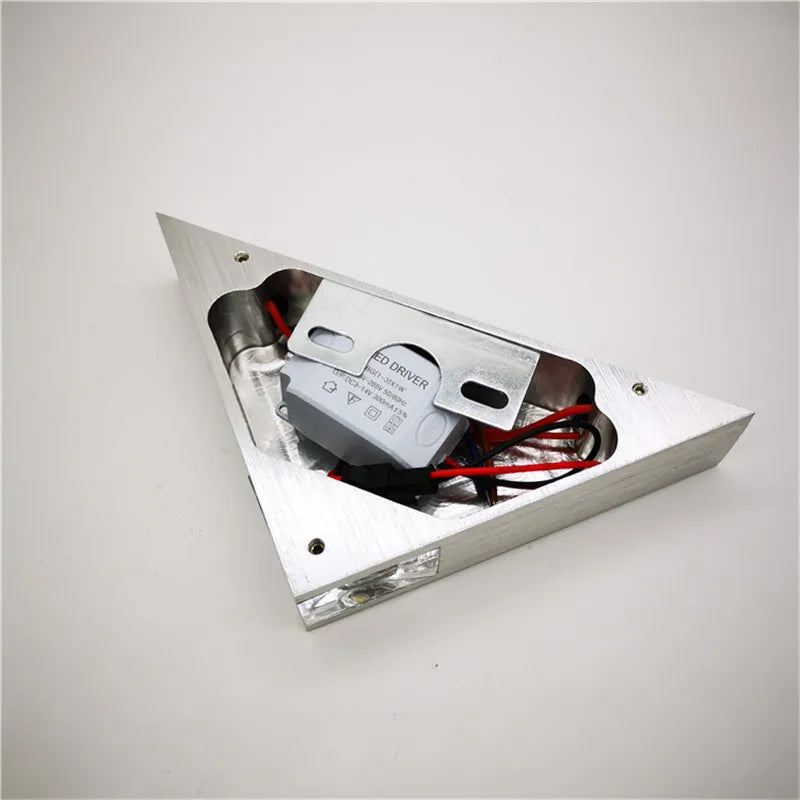 Indoor LED Lighting Aluminium 3W Wall Lamp Brushed Silver Triangle Shape Modern Bedroom Beside Light for Home Decor AC110V 220V