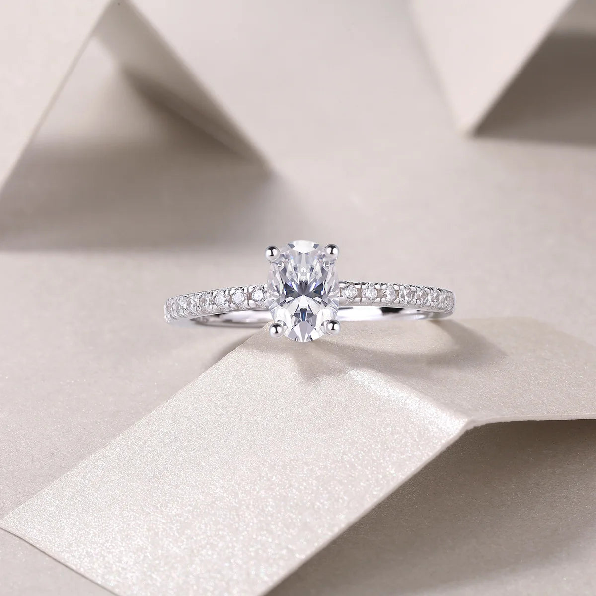 Fashion Classic 925 Sterling Silver 18K White Gold Plated Women's Jewelry Oval Cut 1CT VVS GRA Moissanite Rings with Certificate