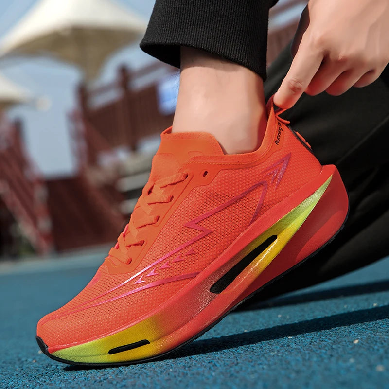 2024 Model Custom Logo Men's Running Shoes for Outdoor Use in Spring