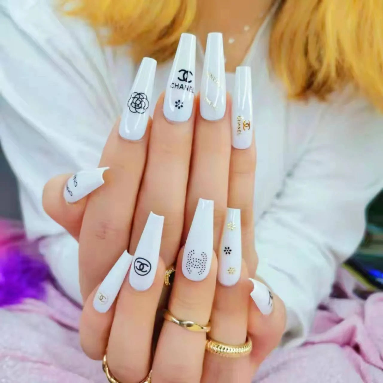 2026 Handmade New Arrival Press-On Nails False Artificial Fingernails with Design for Finger Application Includes Packaging Box