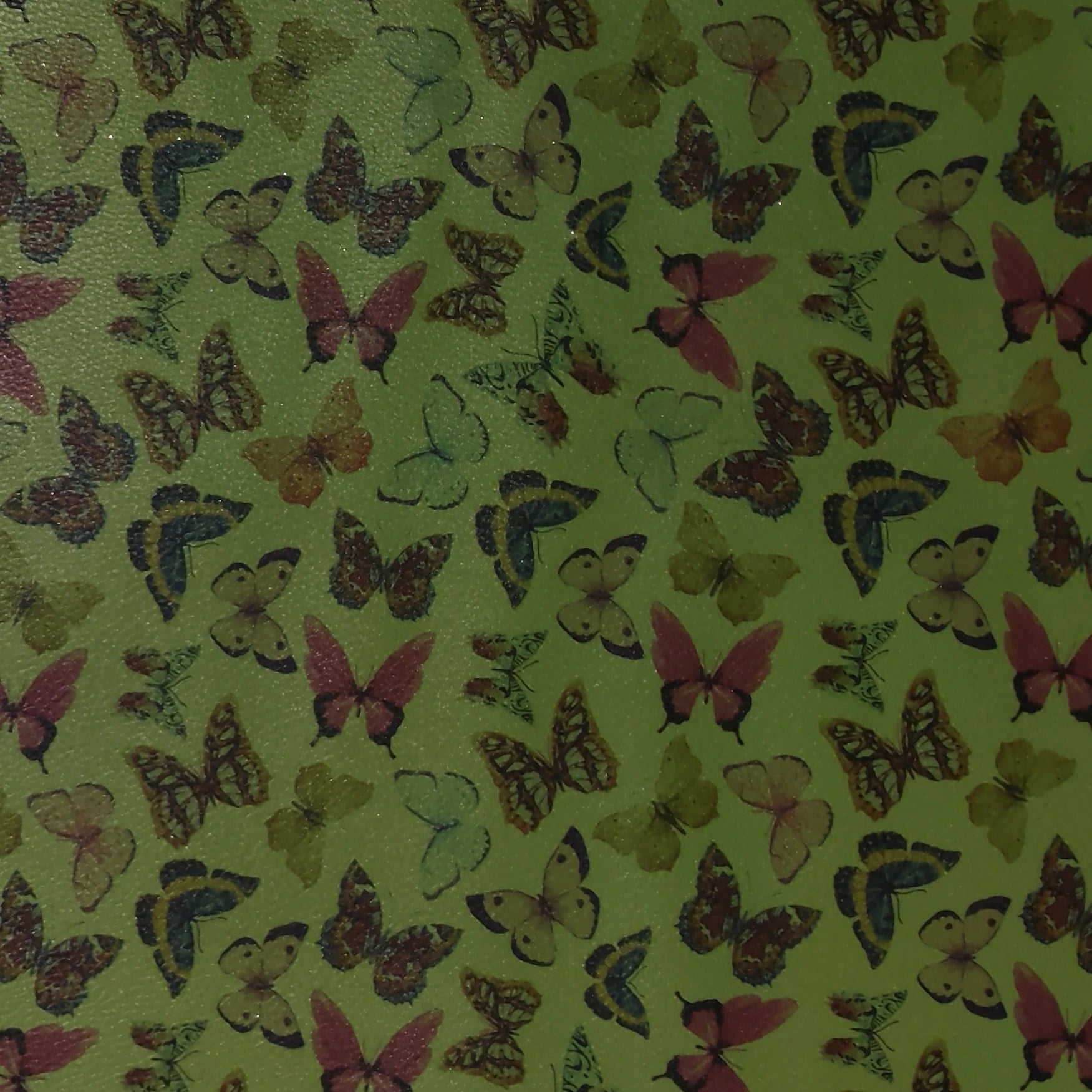 A-1127 PU Synthetic Leather Glitter Effect Butterflies Design Durable Fabric for Fashion Bags Shoes Sofas Outdoor Garment Use